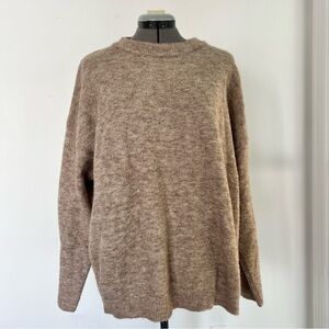 Tan ASOS women’s oversized sweater fits size 8-12